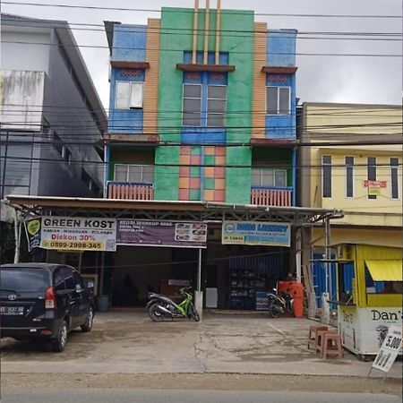 Hostel Greenkost Sintang Exteriér fotografie