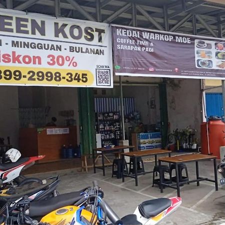Hostel Greenkost Sintang Exteriér fotografie