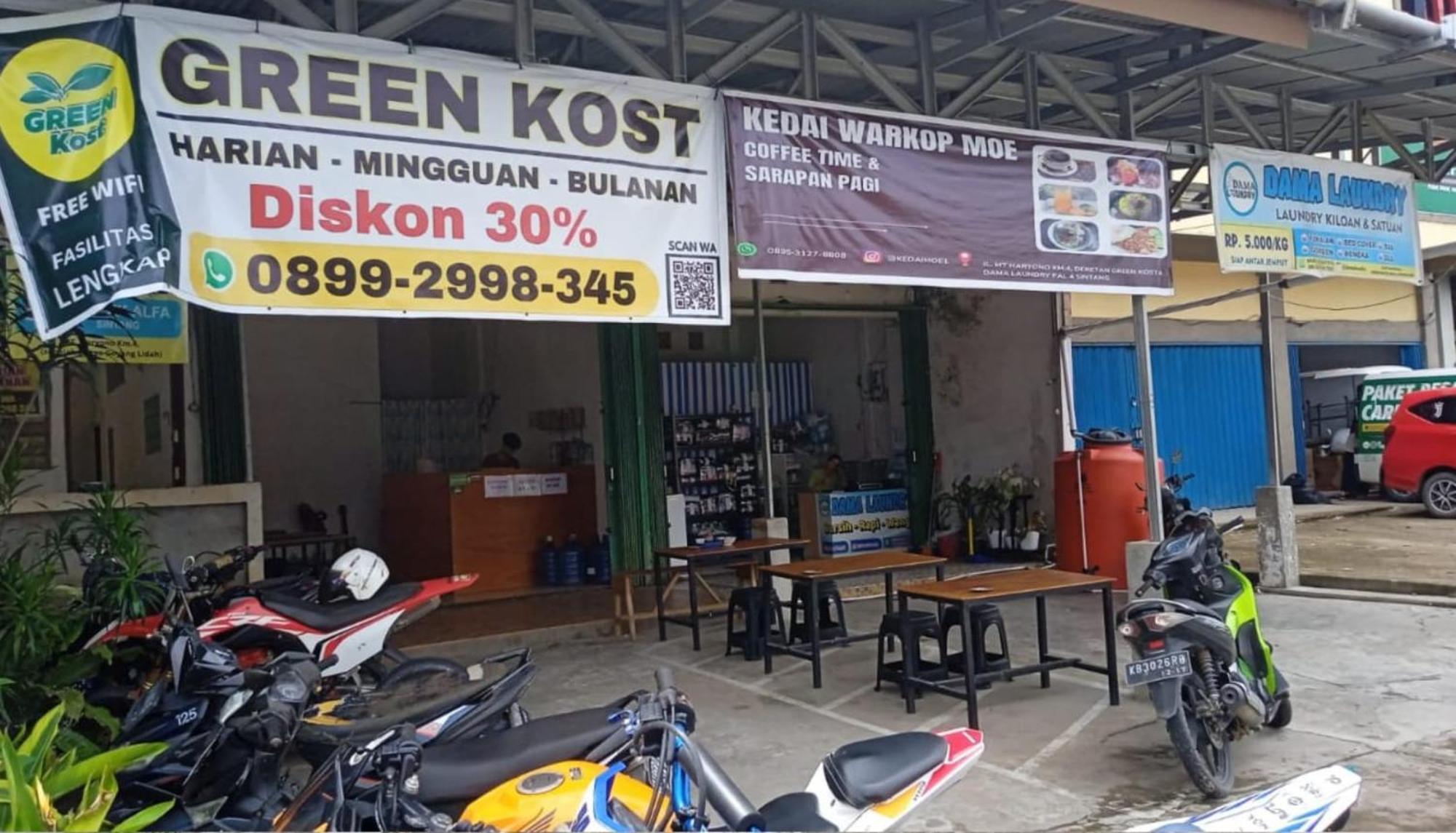 Hostel Greenkost Sintang Exteriér fotografie